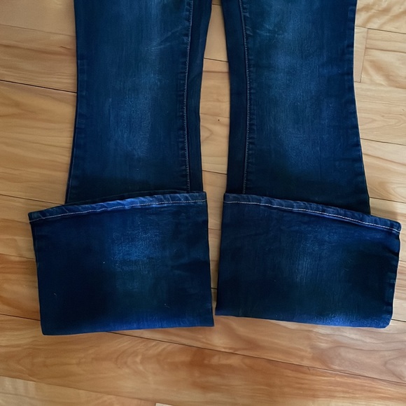 YMI 28 Low Rise Flare NWOT sz7 - Picture 8 of 11